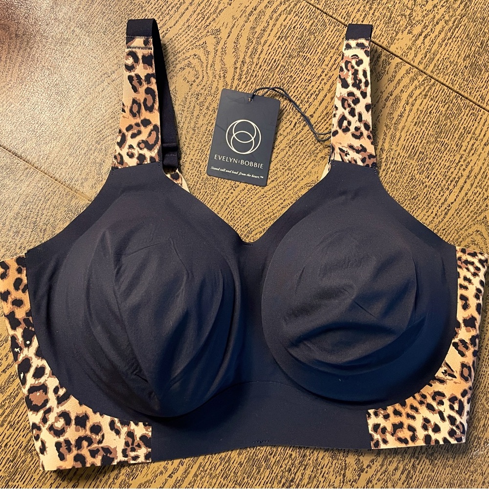 NWT Evelyn & Bobbie Size L Wireless Beyond Bra, Leopard/Black